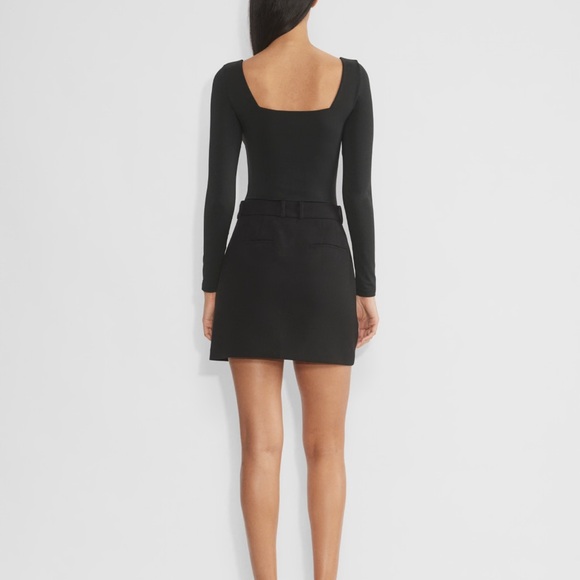 Aritzia- Contour Squareneck Longsleeve Bodysuit - Picture 6 of 9